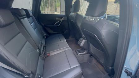 La fila de asientos trasera ha ganado en espacio para las piernas y cabeza y opcionalmente ofrece soluciones modulares.