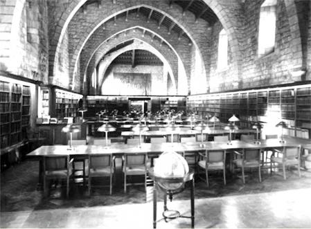 Uno de los pabellones convertido en la actual Biblioteca de Catalunya.