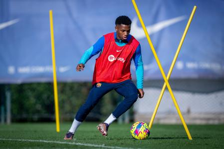 Ansu Fati entrenando en la ciudad deportiva del FC Barcelona