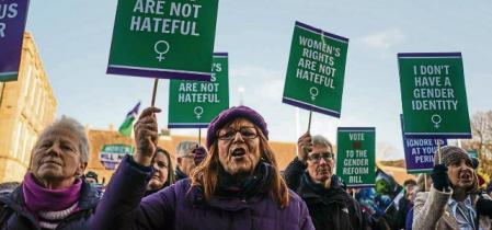 Comparativa leyes trans en España y Escocia