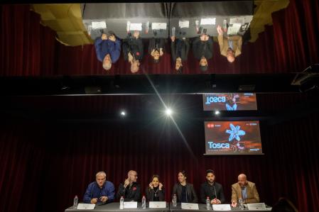 El reparto, el director musical y el director de escena, durante la presentación de la ópera en el Liceu