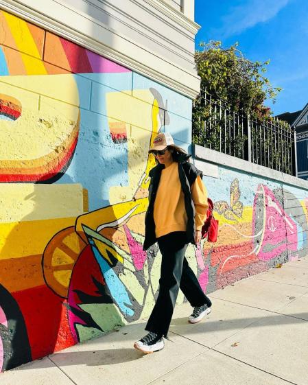 Nuria Roca con el chaleco de Bershka