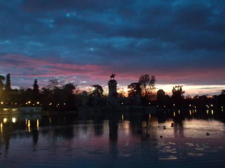 Amanecer en El retiro.
