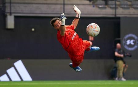 Victor Cocera portero de Kunisport es el MVP del partido contra  JijantesFC