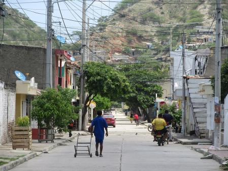 El hombre se lamenta de lo sucedido en Santa Marta, ciudad a la que se trasladó desde Los Angeles (EE.UU.), donde reside.