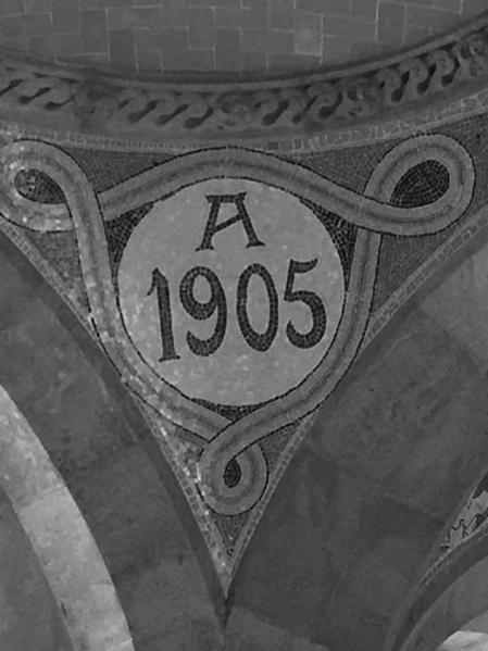 Fecha de 1905 en uno de los pabellones del Hospital de Sant Pau.