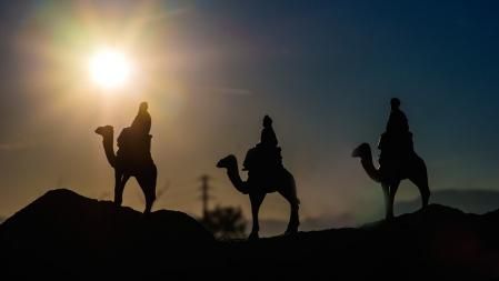 Reyes Magos guiados por el sol.