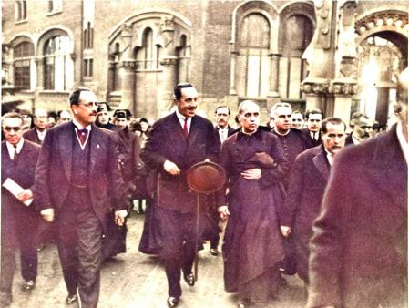 Alfonso XII, durante el recorrido para inaugurar el Hospital de Sant Pau.