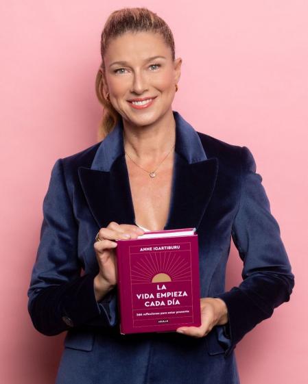 Anne Igartiburu presenta su nuevo libro, 