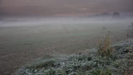 Amanecer frío y calimoso en Les Masies de Voltregà.