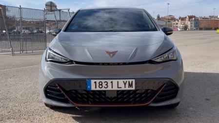 Este pack supone un extra de 5.040 euros con respecto a la versión convencional y merece la pena si buscas ese dinamismo extra de los modelos Cupra.