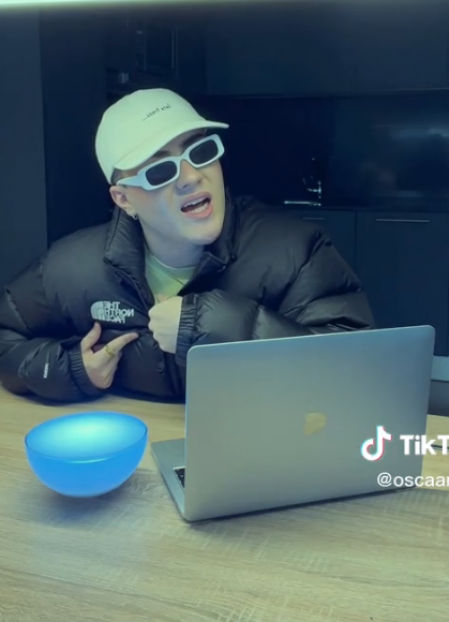 El 'tiktoker' imitando a Bizarrap