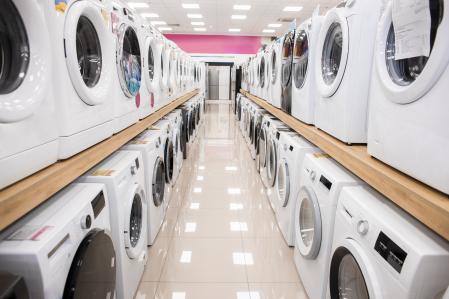 Lavadoras a la venta en un establecimiento comercial