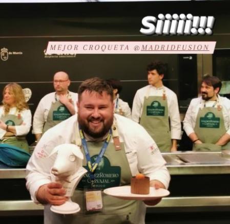 El chef Juan Monteagudo celebrando el título a la Mejor Croqueta de Jamón
