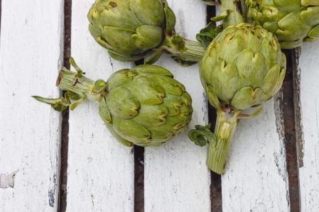 Los tallos de las alcachofas se pueden añadir a arroces