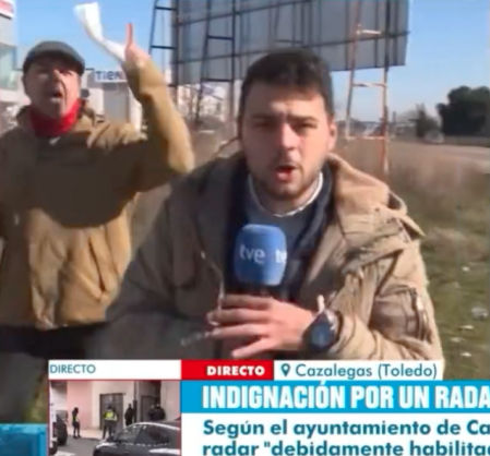 Un hombre insulta en directo a Pedro Sánchez y a TVE durante el programa 'Hablando claro'