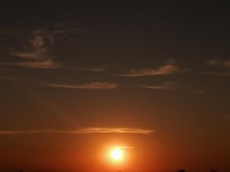 Pilar solar en la puesta de sol del Tarròs.