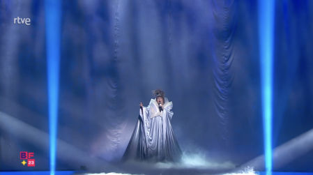 Sharonne durante su actuación en el Benidorm Fest