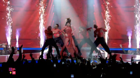 Sharonne durante su actuación en el Benidorm Fest