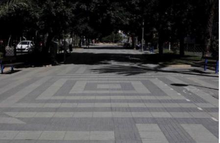 El pavimento de la avenida Oscar Esplá fue diseñado por Sempere.