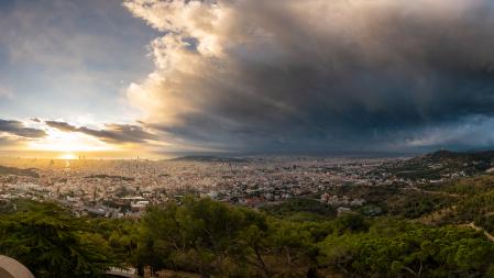 Cortina de lluvia en Barcelona.