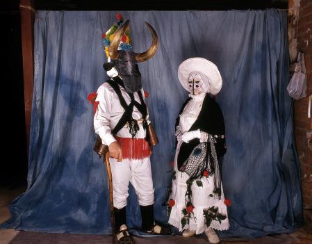 Botarga y mascarita, dos personajes del carnval de Almiruete (Guadalajara)