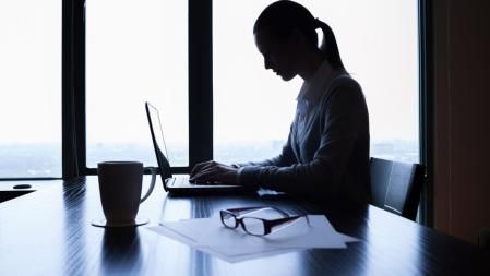 Aunque el rechazo pueda parecer algo de lo que huir, Mishreki argumenta que aprender a aceptarlo podría ser el arma secreta para el éxito a largo plazo.