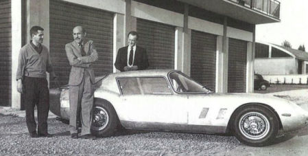 Oronzio de Nora fundó ASA para fabricar el 1000 GT a petición su amigo Enzo Ferrari, que no quería que el coche llevara el emblema del Cavallino Rampante&nbsp;