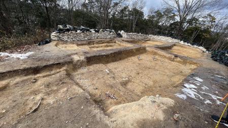 El túmulo funerario Tomio Maruyama