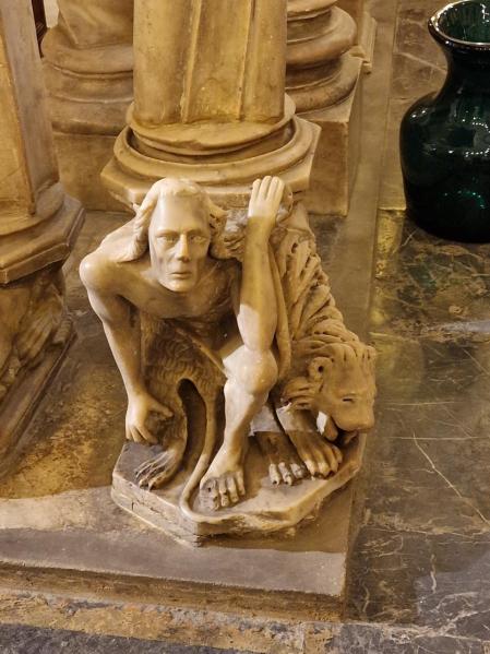 Cripta de Santa Eulàlia en la Catedral de Barcelona.