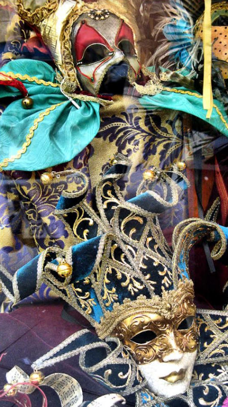 Conjunto de máscaras típicas del Carnaval de Venecia.