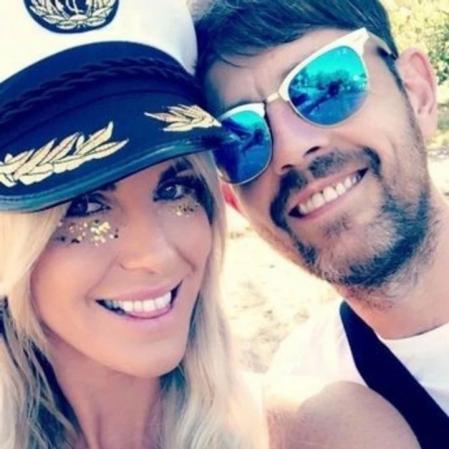 Katie Froggatt y su familia están buscando recaudar dinero para pagar los tratamientos que le permitan alargar su vida