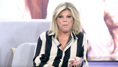 Terelu Campos, muy enfadada, mira a cámara tras escuchar las declaraciones de Edmundo Arrocet sobre su madre