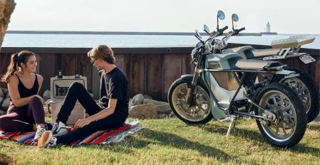 District Scramble, la moto eléctrica para el día a día urbano y aventuras camperas.