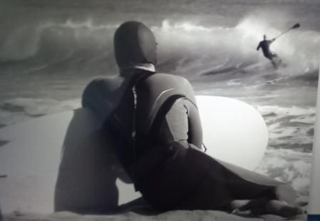 Surfistas en la Barceloneta.