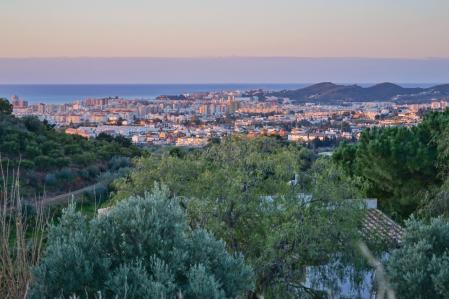 Brumas sobre el mar frente a la costa de Mijas.