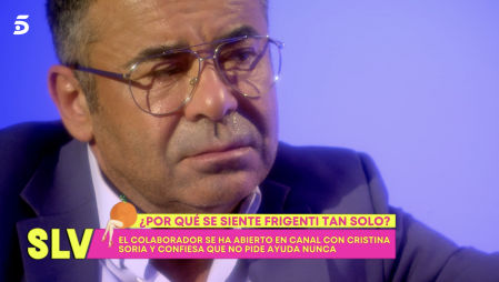 Jorge Javier Vázquez llora ante el testimonio de Miguel Frigenti en 'Sálvame'