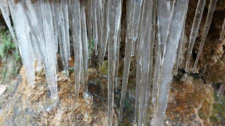 Carámbanos en la Riera de Marfà.