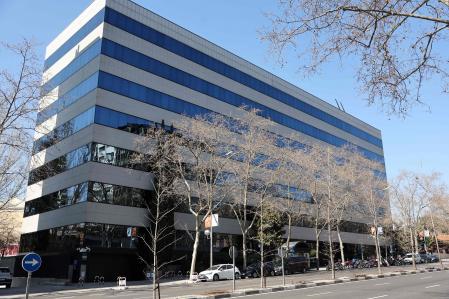 This photograph taken on March 3, 2023 shows the headquarters of the Spanish company Ferrovial, in Madrid. - Spain's Prime Minister Pedro Sanchez launched a full-scale attack on the chairman of infrastructure group Ferrovial, who wants to move its headquarters to the Netherlands, accusing him of lacking fiscal patriotism and 
