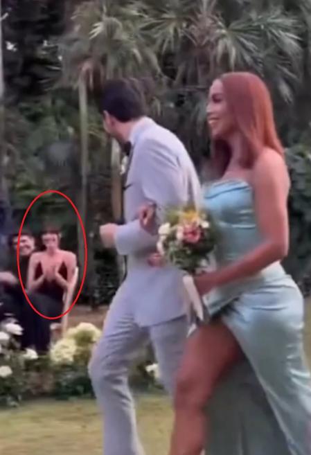 Aitana intentó pasar desapercibida entre el resto de invitados.