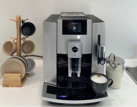 Cafetera superautomática Jura E8.
