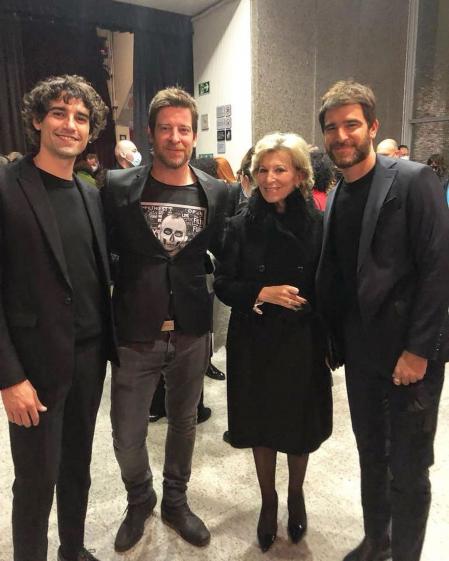 Daniel Duboy (pareja de Alfonso Bassave), Manu Baqueiro, su madre Julia López de Sa y su hermano Alfonso Bassave