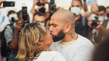 Dani Alves junto a su madre, Lucía Alves