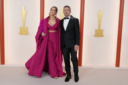 Nicole Kimpel y Antonio Banderas llegan a la antesala de los Oscar