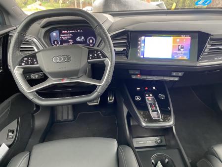 El infoentretenimiento y la navegación se manejan desde la pantalla táctil del MMI, que incluye sistema de control de voz&nbsp;