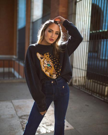 Rocío está encantada con los resultados de su lipoescultura.