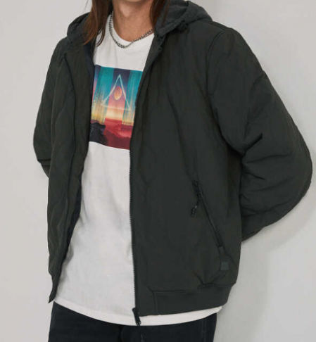 Bomber acolchada y con capucha desmontable