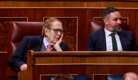 Ramón Tamames y Santiago Abascal durante la primera jornada de moción de censura