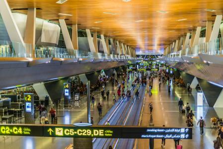 Interior del Aeropuerto Internacional de Hamad en Doha