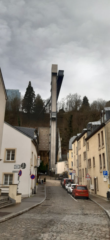 Calles de Pfaffenthal, donde se puede observar el ascensor (Luxemburgo).